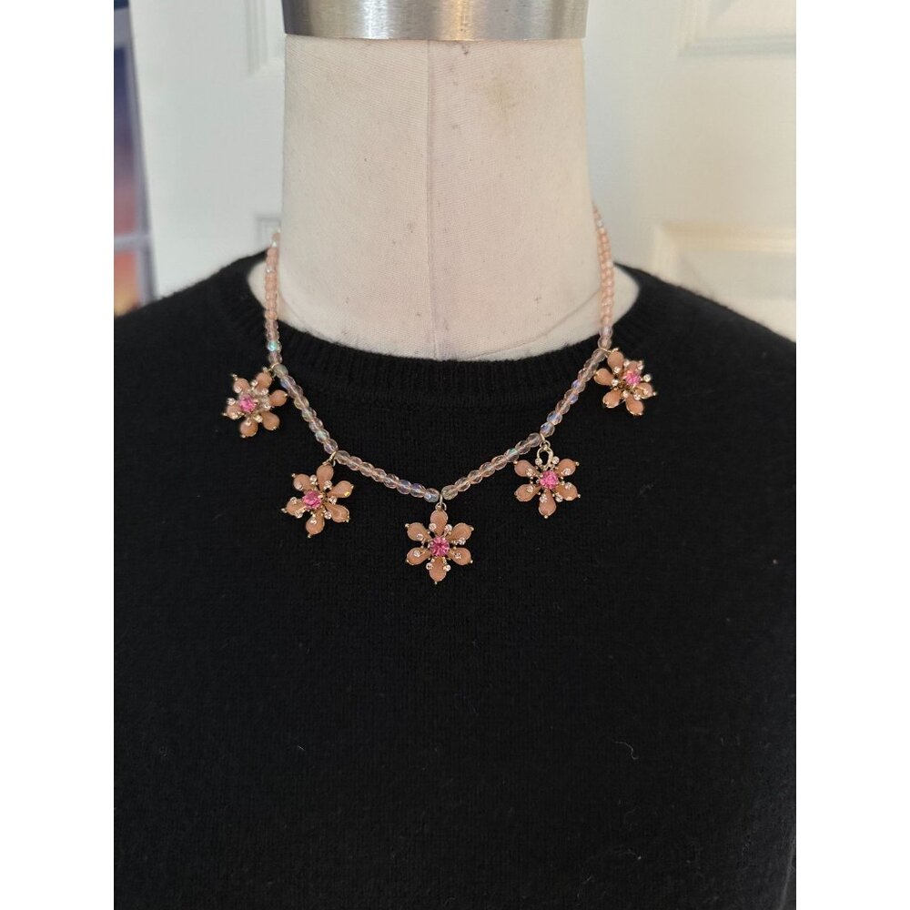 Gorgeous vintage pink flower necklace by Tiara Misu